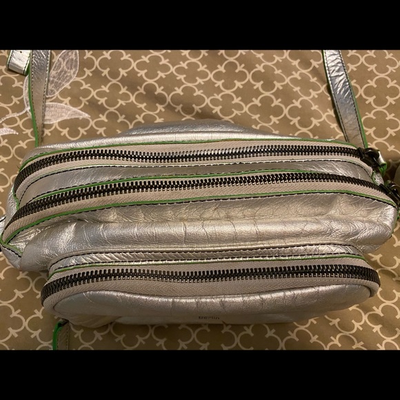 Liebeskin Berlin - Silver Purse - Picture 1 of 10